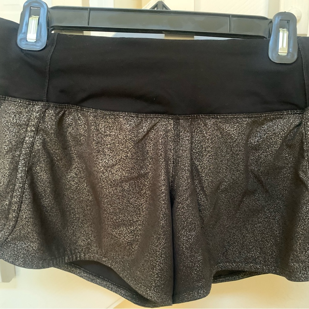 Lululemon size 4 Speed up lines shorts